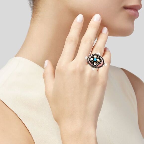 GUCCI Velvet & Faux Pearl Double Finger Cocktail Ring - Picture 2 of 11